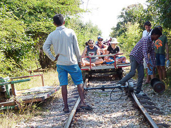 50 Battangam - Ferrovia di bamboo