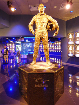 19 Kennedy Space center - Herous & Legends - Astronaut Hall of Fame - Alan Shepard, primo americano nello spazio, dopo Yuri Gagarin