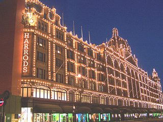 35 Knightsbridge - Harrods illuminato di sera